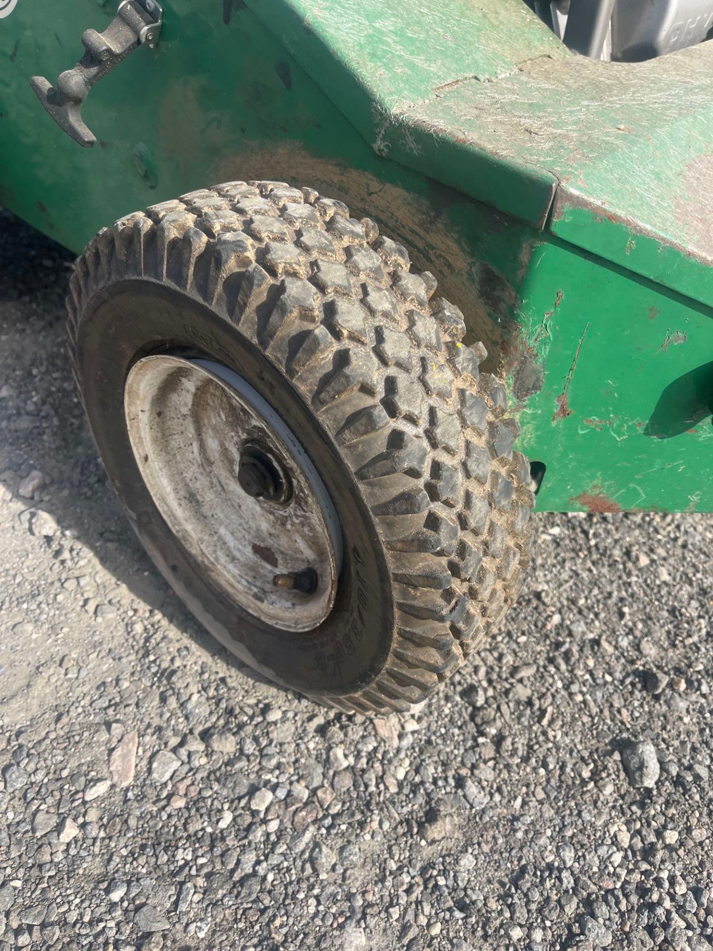 Billy Goat Plugger 25" Hydro-Drive Aerator - Image 9 of 13
