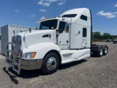 2010 Kenworth T660 T/A Sleeper Cab Road Tractor