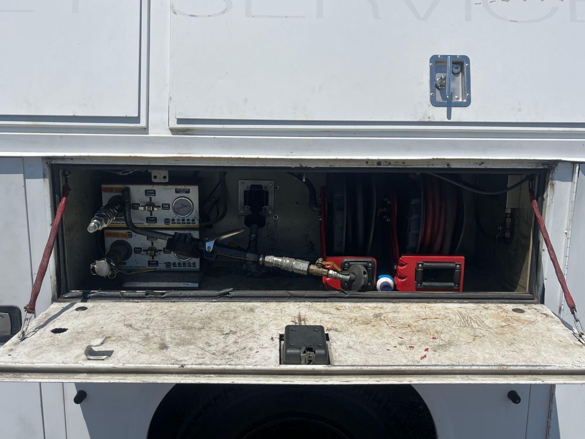 2015 Chevrolet Silverado 3500 HD Service Truck - Image 14 of 35