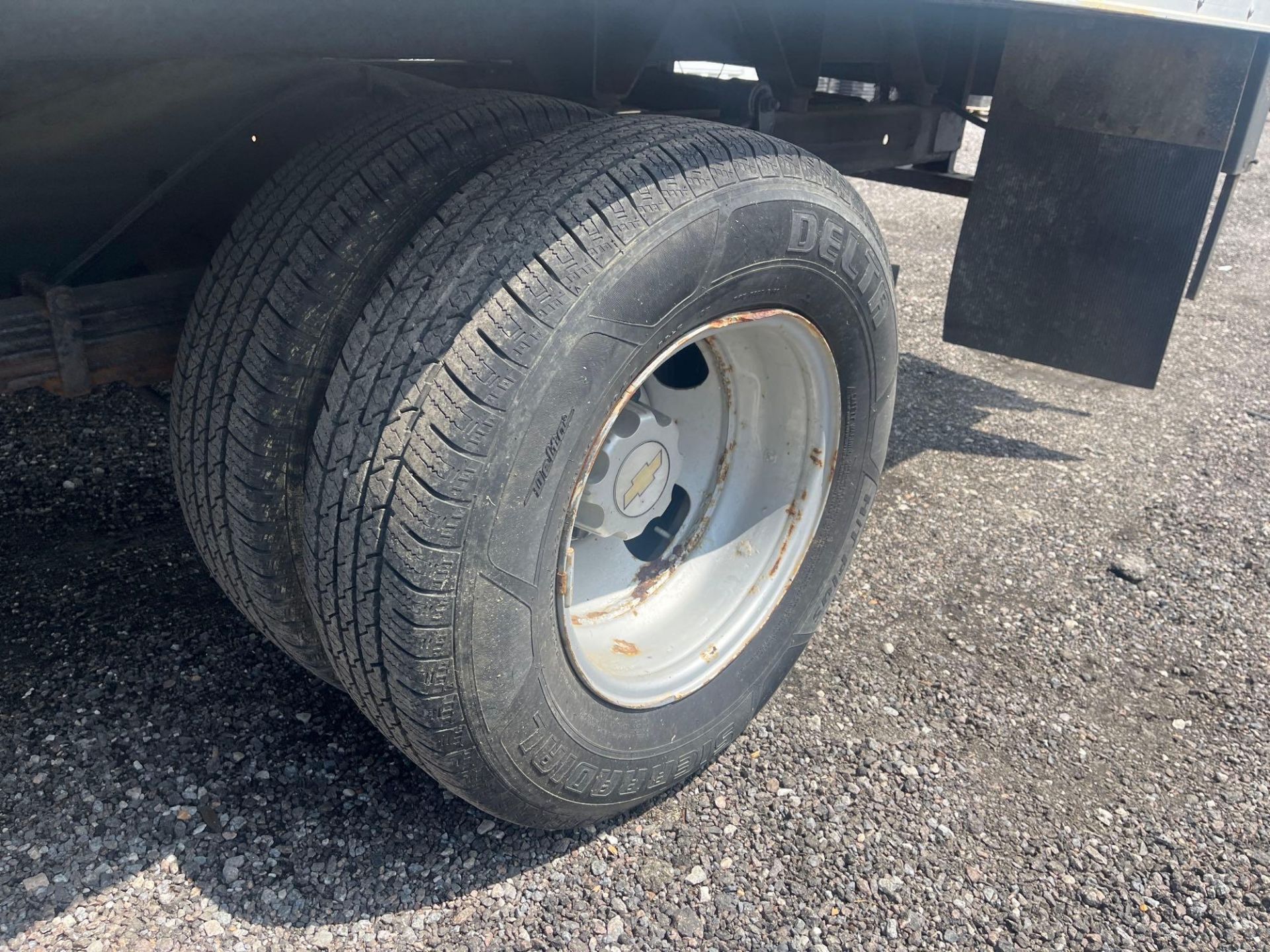 2009 Chevrolet Express 3500 12' Box Truck - Image 17 of 21