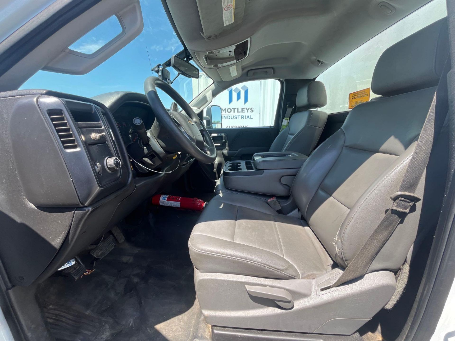 2015 Chevrolet Silverado 3500 HD Service Truck - Image 9 of 35