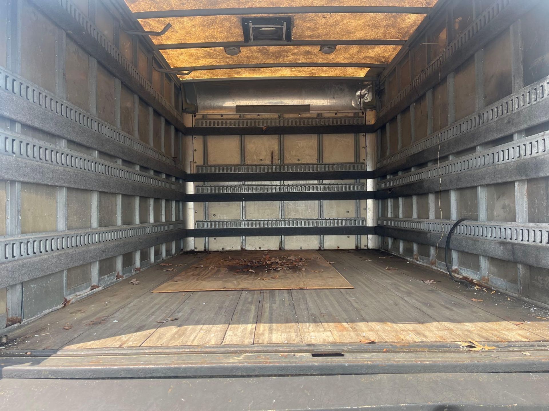 2009 Chevrolet Express 3500 12' Box Truck - Image 12 of 21