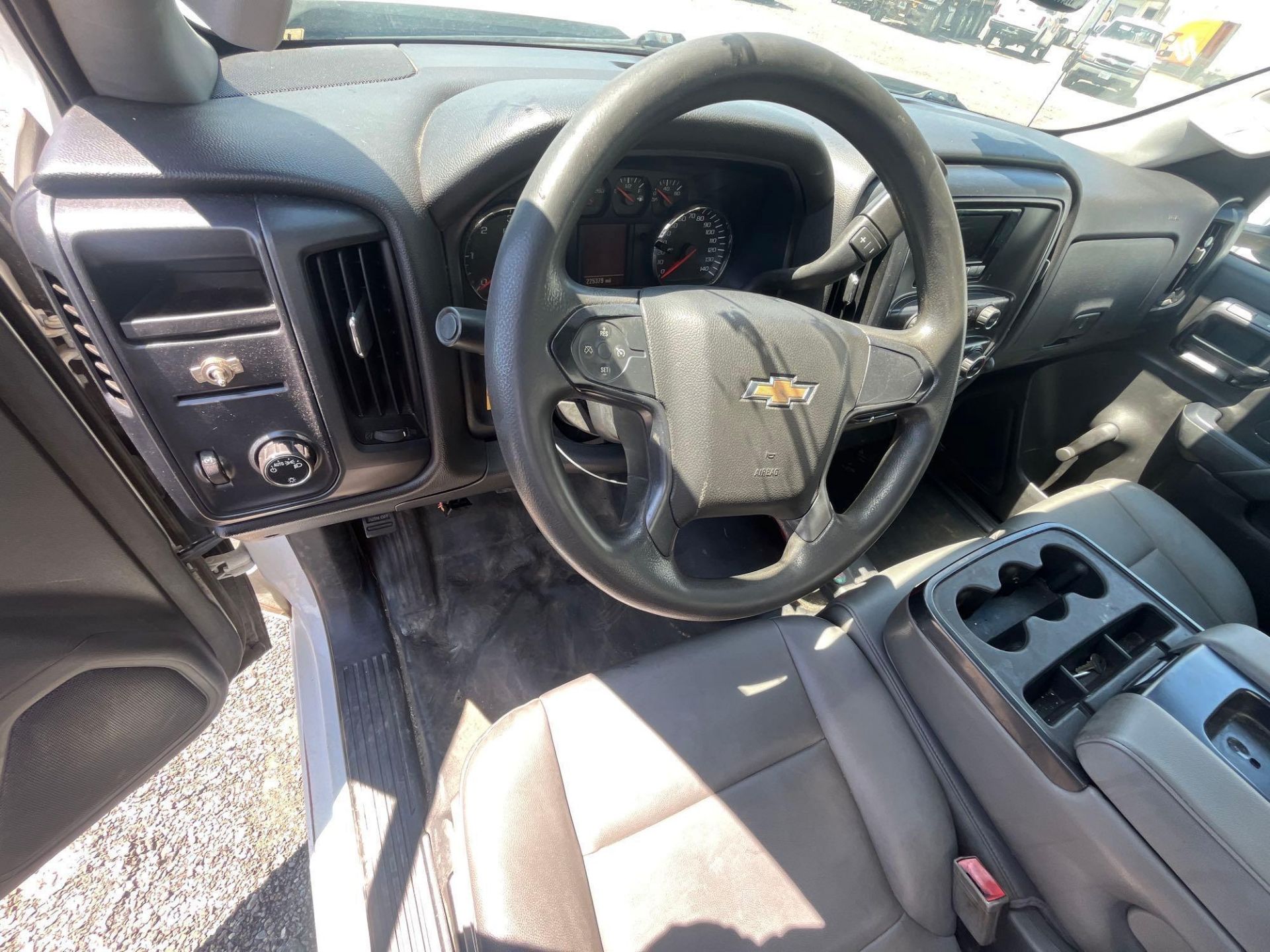 2015 Chevrolet Silverado 3500 HD Service Truck - Image 8 of 35