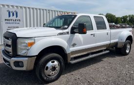 2011 Ford F450 Super Duty Lariat Crew 4x4 Cab Dually Pickup Truck