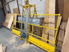 SawTrax Vertical Panel Saw with Makita 5007F Circular Saw