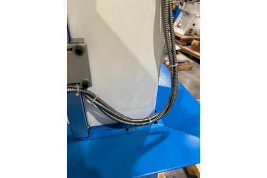 { Choice of lots: 187 } 2022 Precision Matthews Milling Machine, Model ...