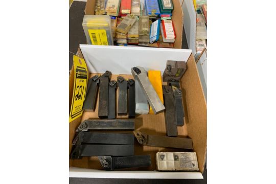 { Group of lots: 221, 222, 223 } Box of Assorted Turning Tool Holders
