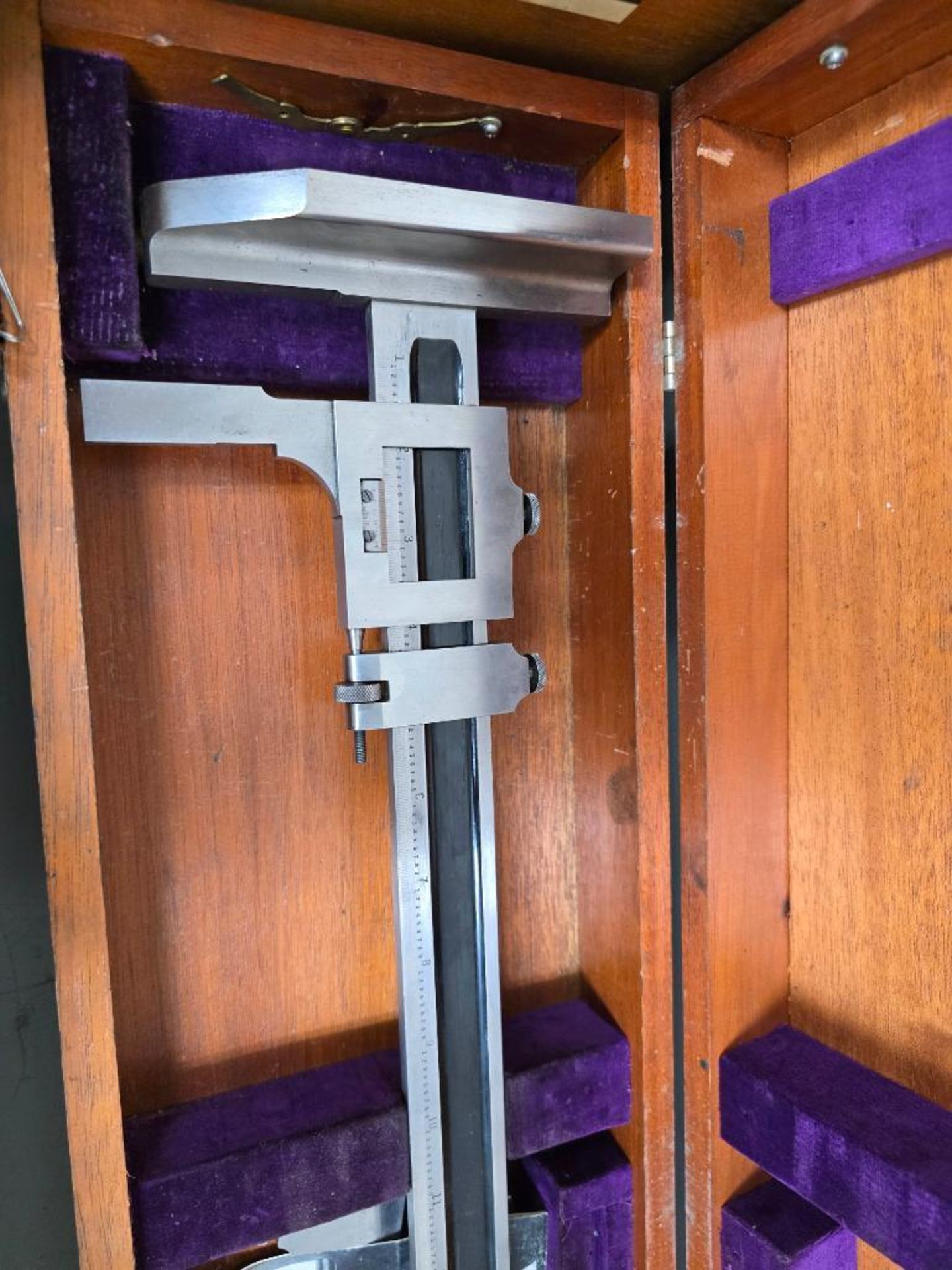{ Group of lots: 36, 37 } Brown & Sharpe 18" Vernier Height Gage in ...
