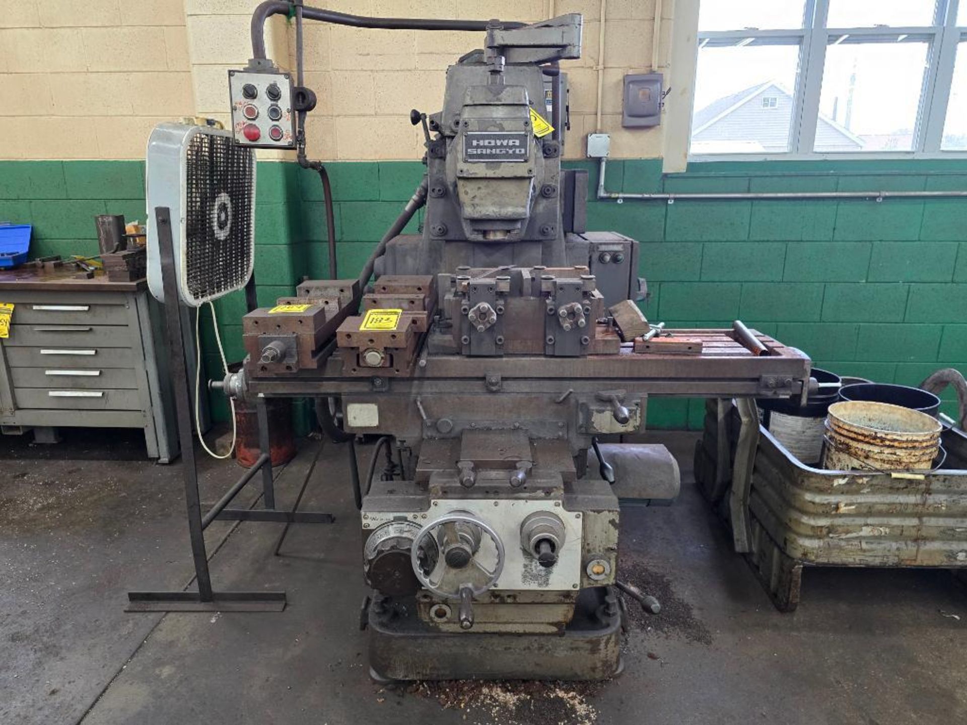 Howa Machine 1973 Howa Sangyo Universal Milling Machine, Model 2H, S/N 51059, 56 ...