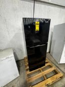 Magic Chef 10.1 Cubic Ft. Refrigerator, Model Number HMDR1000AE ***$10 LOADING FEE WILL BE ADDED TO