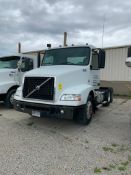 2009 Volvo daycab tractor, #616, model D11 365-hp Detroit diesel engine, Eaton-Fuller FR-13210B 10-s