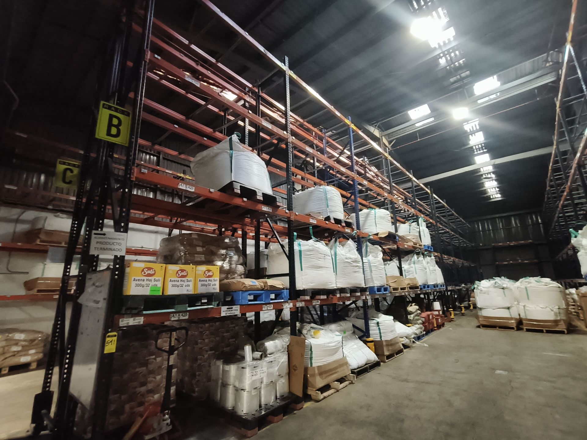 Rack with 12 posts and 80 crossbeams / Rack de 12 postes y 80 ...