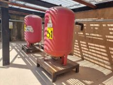 EVANS Vertical hydropneumatic tanks, with a capacity of 130 liters / 34 gallons, maximum pressure 1
