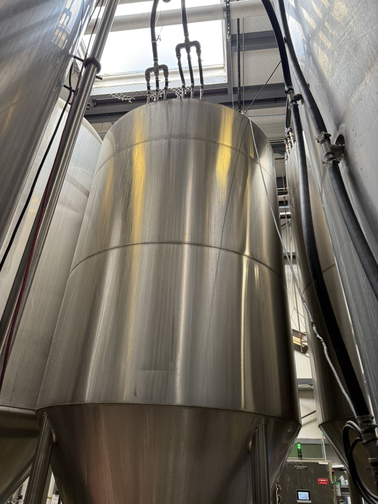 Silver State Stainless 100 BBL (Approx 3,900 Gal Max Capacity) Stainless Steel Ferm | Rig Fee $2500 - Image 4 of 7