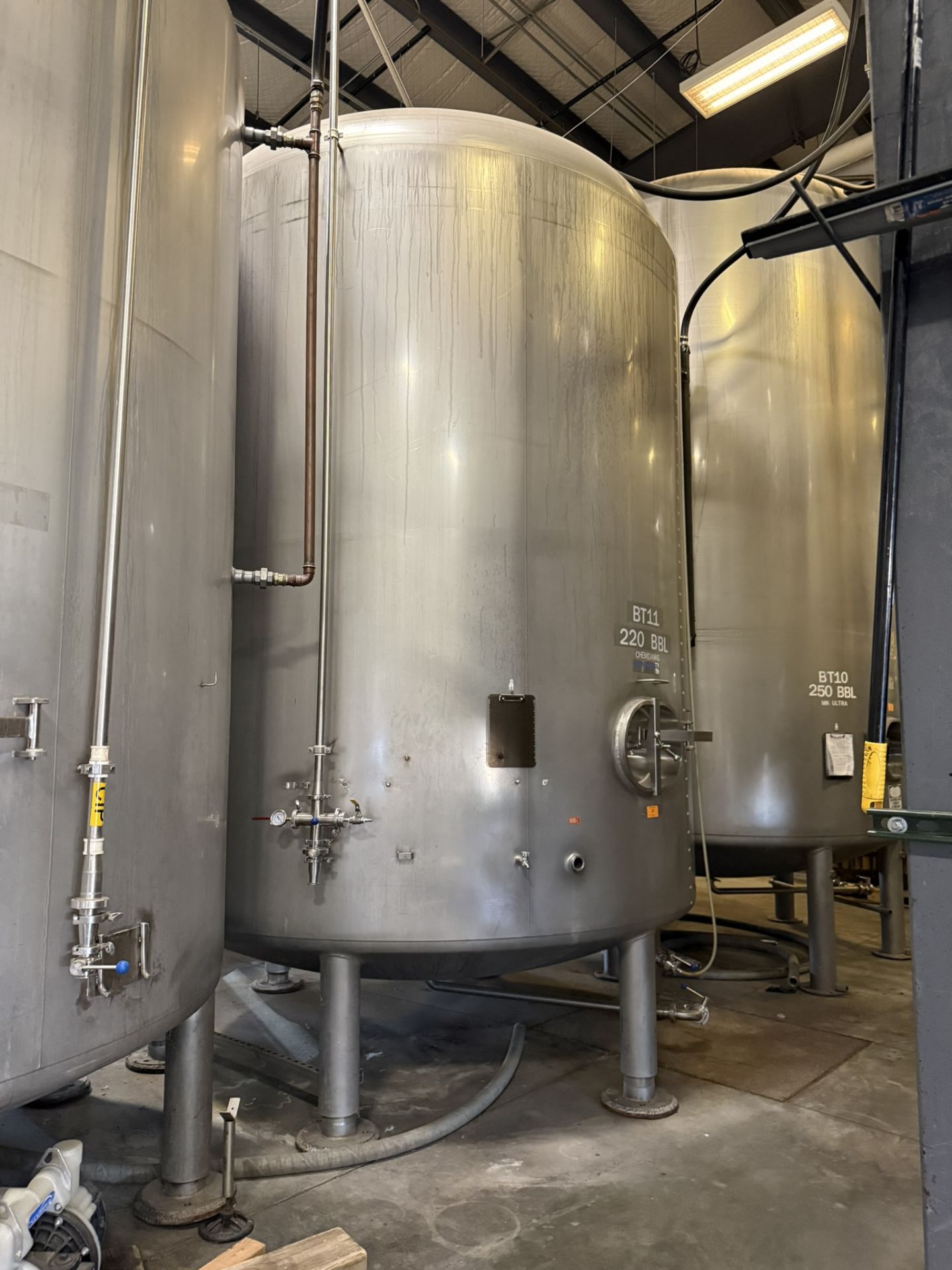 Mueller 220 BBL Stainless Steel Brite Tank (7,800 Gal), Glycol Jacketed, Dish Botto | Rig Fee $3500