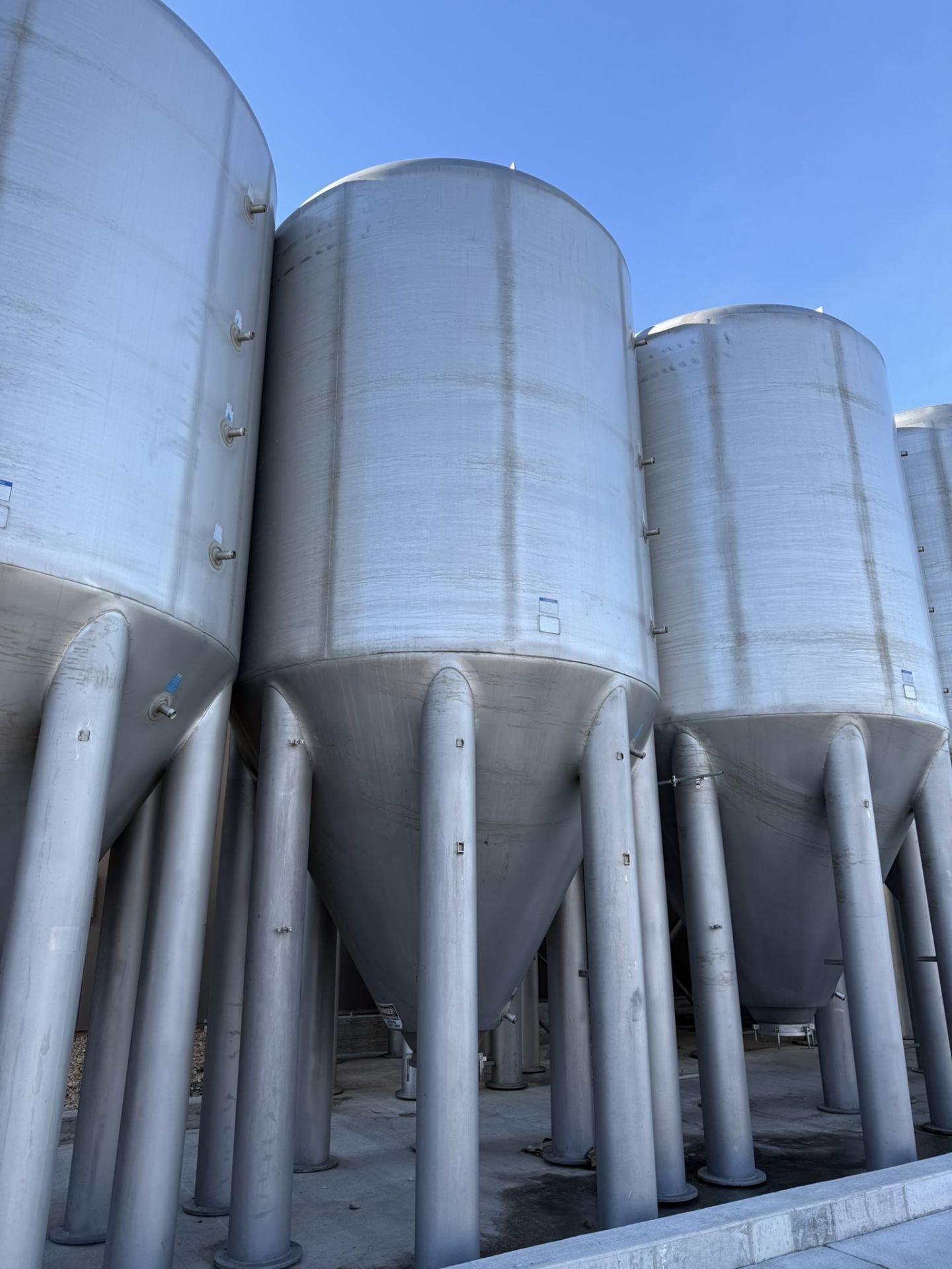 Mueller 310 BBL (9,600 Gal Gross) Stainless Steel Fermentation Tank| Rig Fee $3750 - Image 3 of 9
