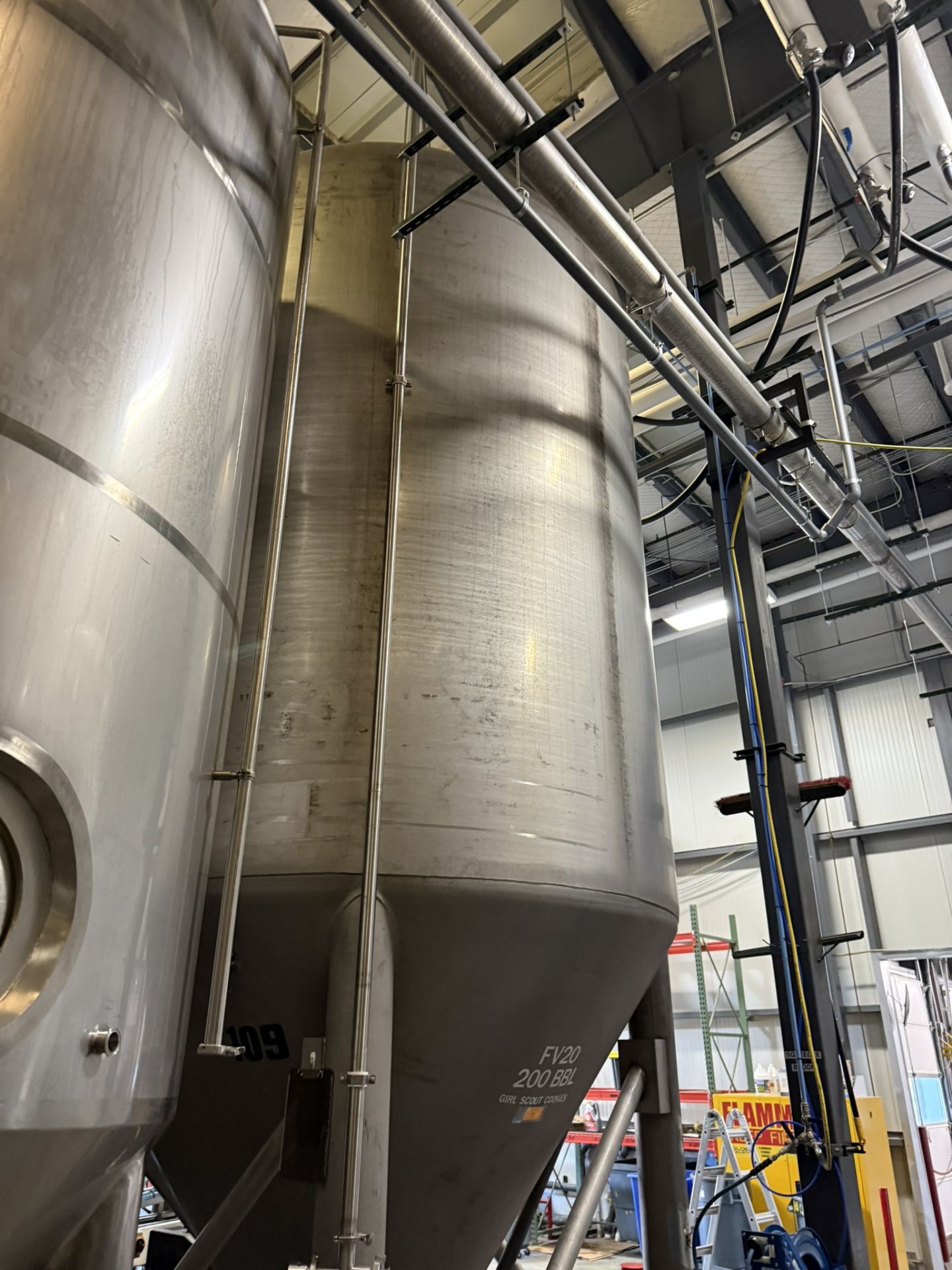 Mueller 240 BBL (7,500 Gal Gross) Stainless Steel Fermenter | Rig Fee $3750 - Image 2 of 9