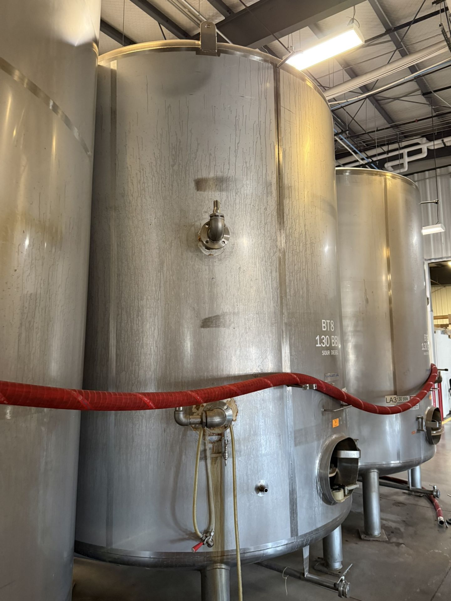 Mueller 130 BBL (4,000 Gal) Stainless Steel Brite Tank, Glycol Jacketed, Dish Botto | Rig Fee $3000 - Image 3 of 8