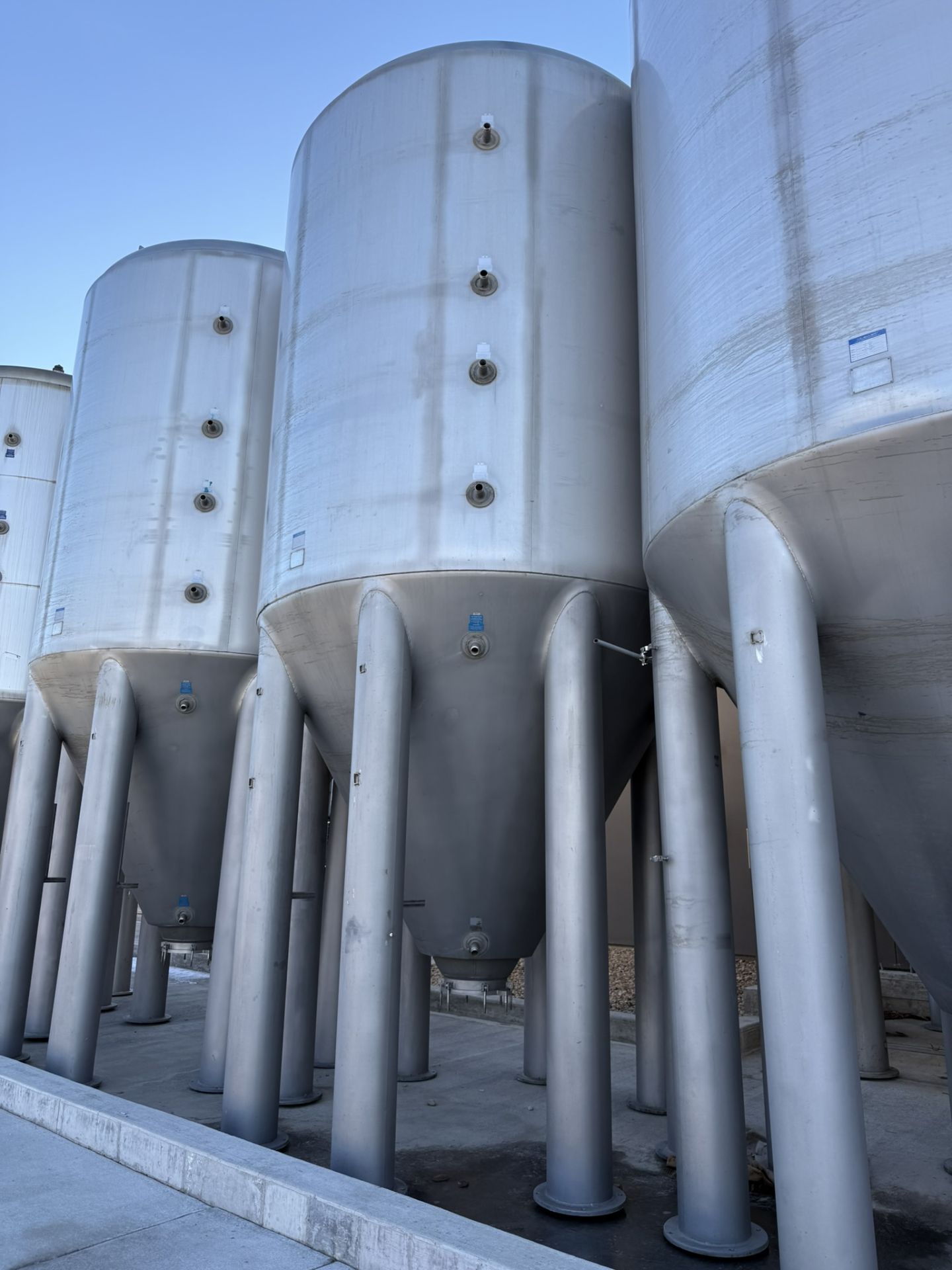 Mueller 310 BBL (9,600 Gal Gross) Stainless Steel Fermentation Tank| Rig Fee $3750 - Image 2 of 9