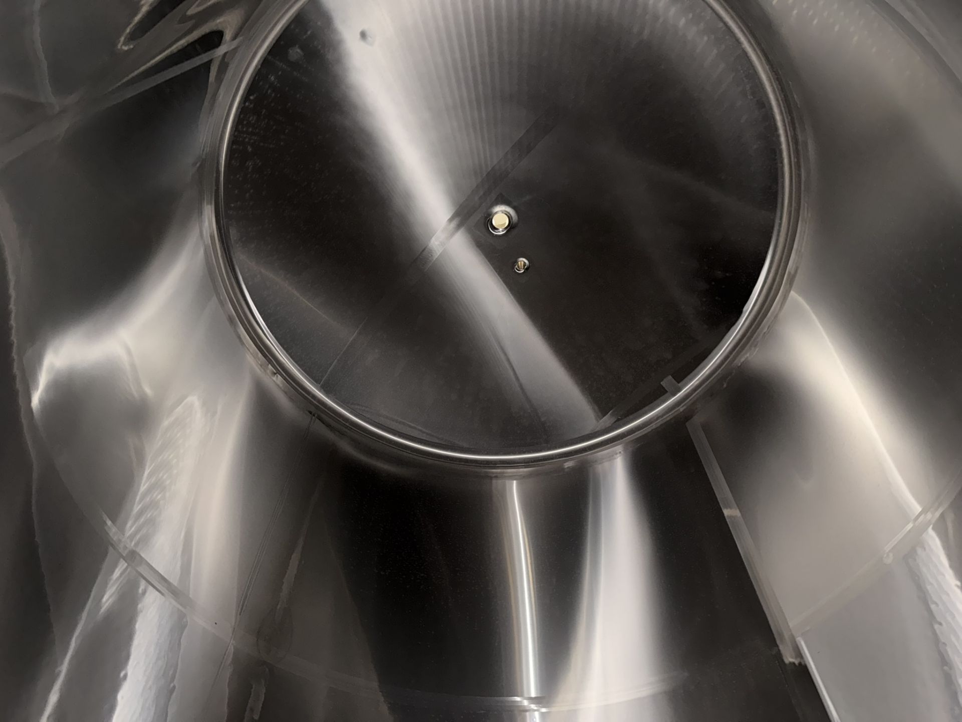 Mueller 130 BBL (4,000 Gal) Stainless Steel Brite Tank, Glycol Jacketed, Dish Botto | Rig Fee $3000 - Image 6 of 8