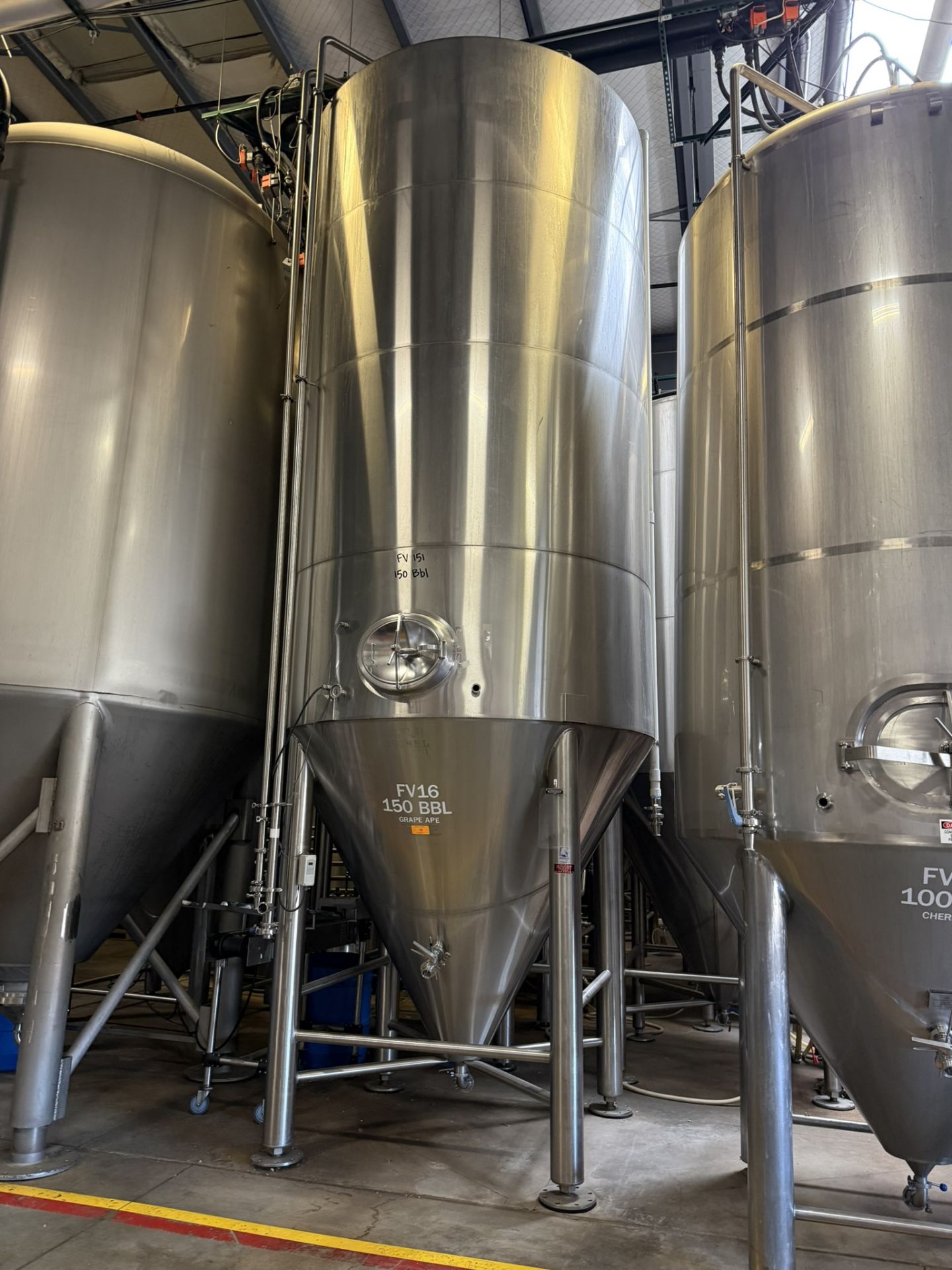 Silver State Stainless 150 BBL (6,000 Gal Max Capacity) Stainless Steel Fermenter, | Rig Fee $3000