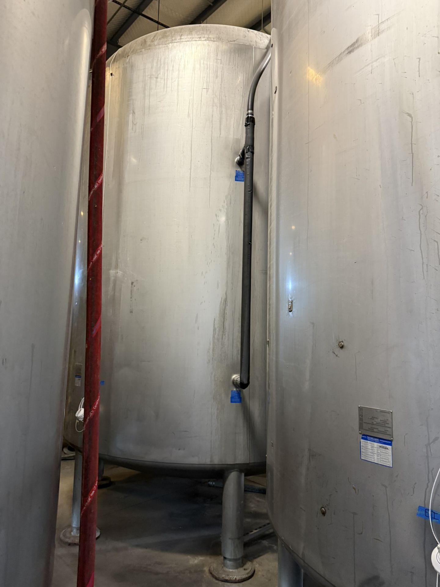 Mueller 220 BBL Stainless Steel Brite Tank (7,800 Gal), Glycol Jacketed, Dish Botto | Rig Fee $3500 - Image 4 of 7