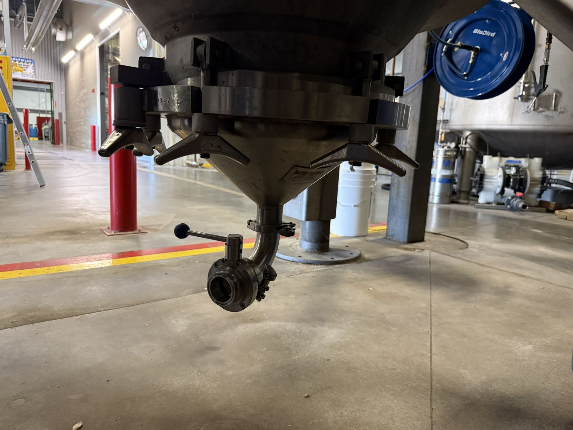 Mueller 240 BBL (7,500 Gal Gross) Stainless Steel Fermenter | Rig Fee $3750 - Image 7 of 9