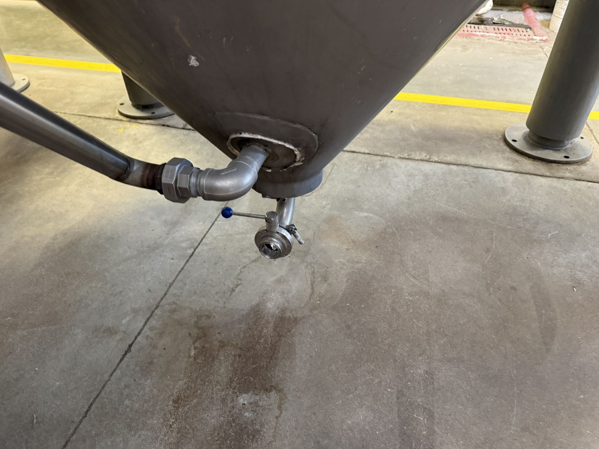 Mueller 240 BBL (7,500 Gal Gross) Stainless Steel Fermenter | Rig Fee $3750 - Image 5 of 8
