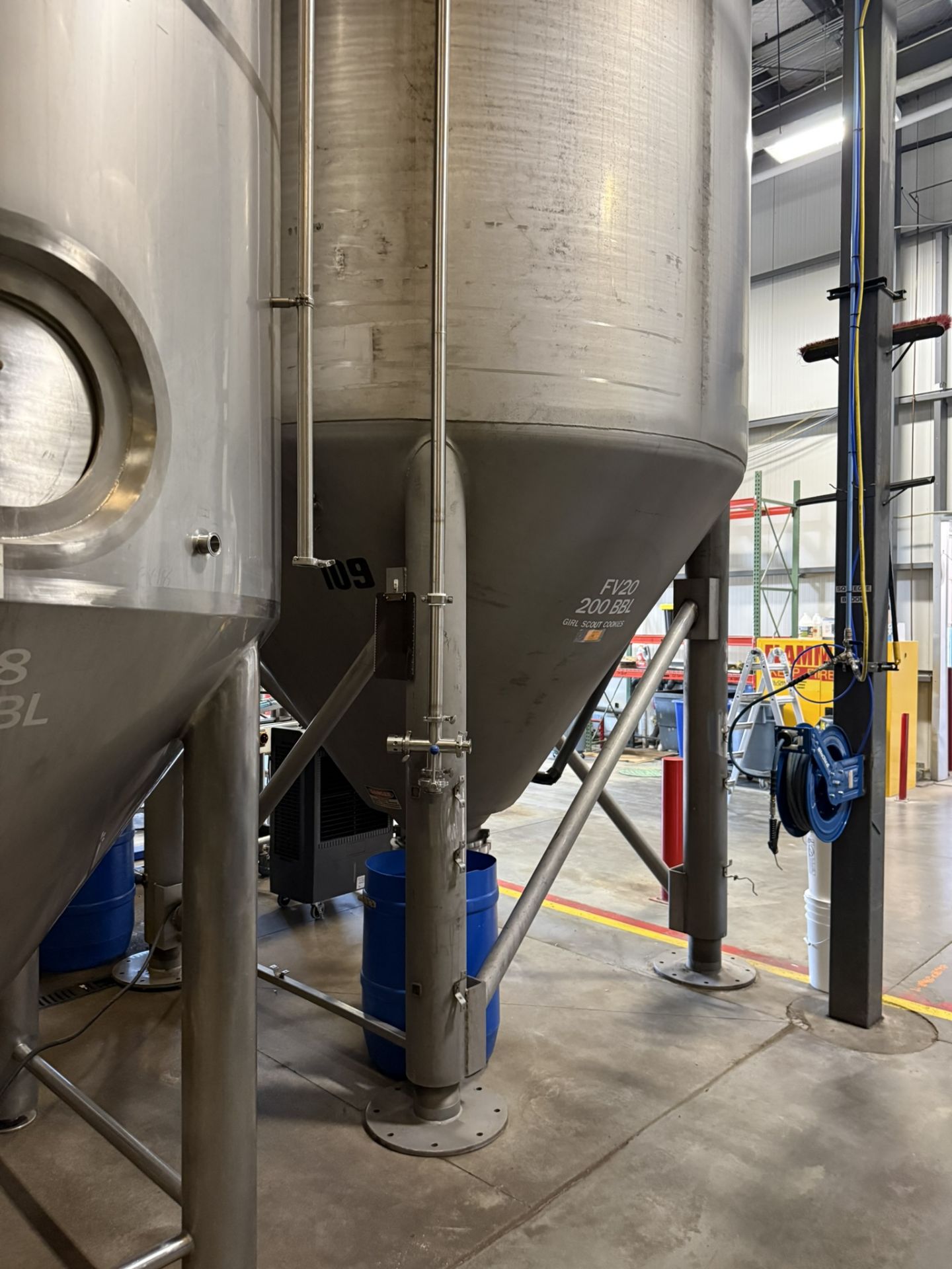 Mueller 240 BBL (7,500 Gal Gross) Stainless Steel Fermenter | Rig Fee $3750 - Image 3 of 9