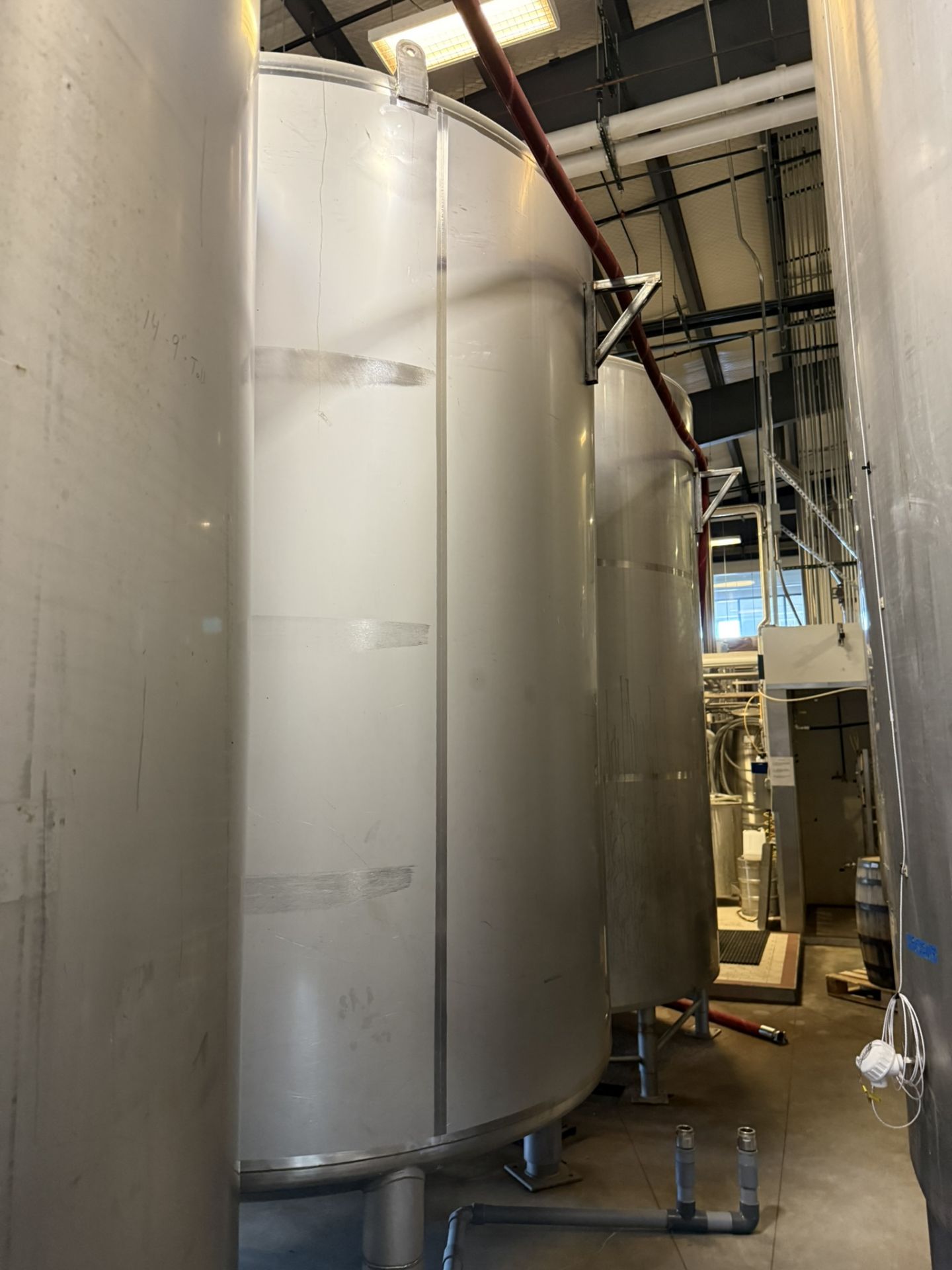Mueller 130 BBL (4,000 Gal) Stainless Steel Brite Tank, Glycol Jacketed, Dish Botto | Rig Fee $3000 - Image 4 of 8