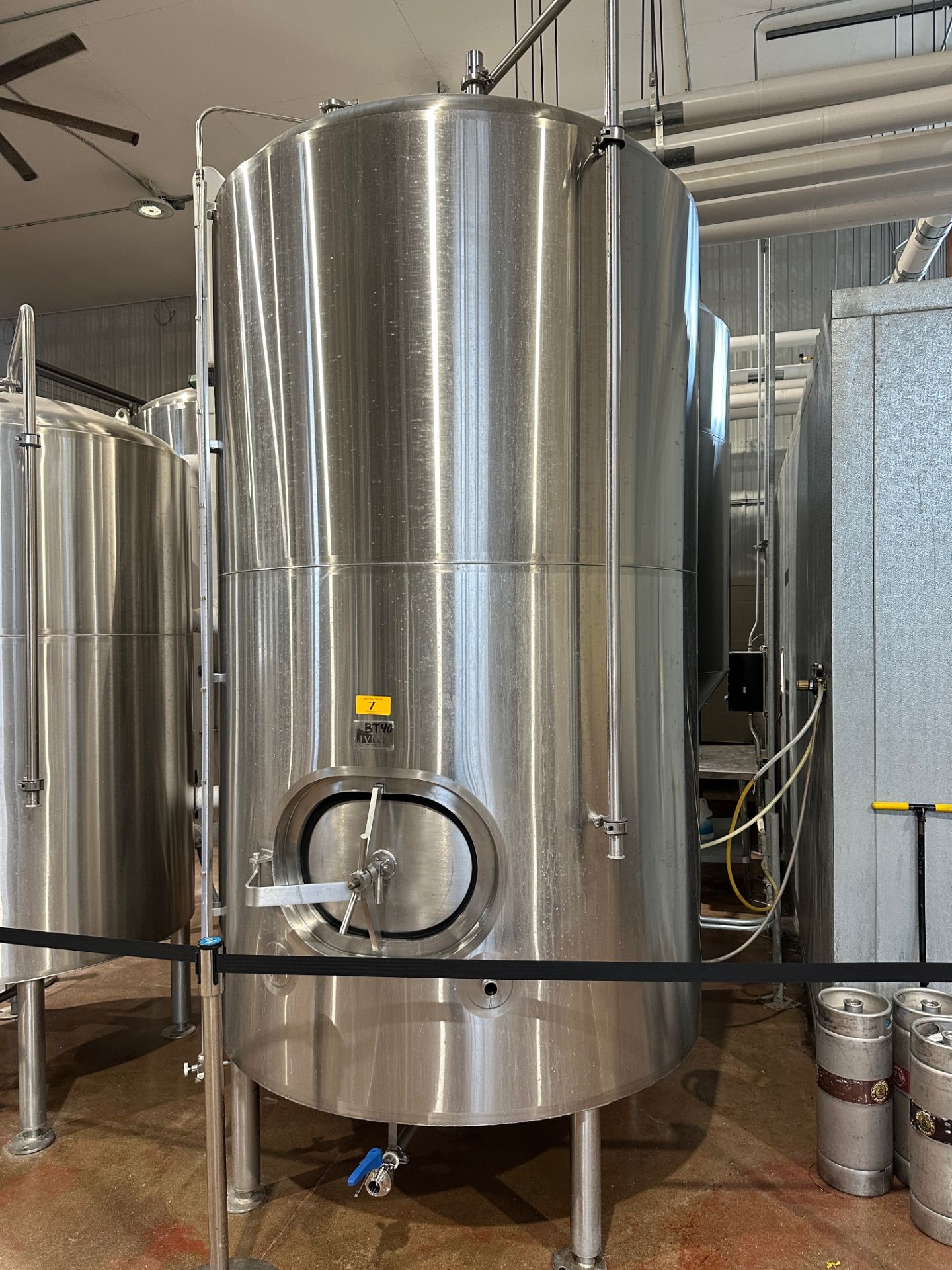 JVNW 40 BBL Stainless Steel Brite Tank - Dish Bottom, Gycol Jacketed, Mand | Rig Fee $1200