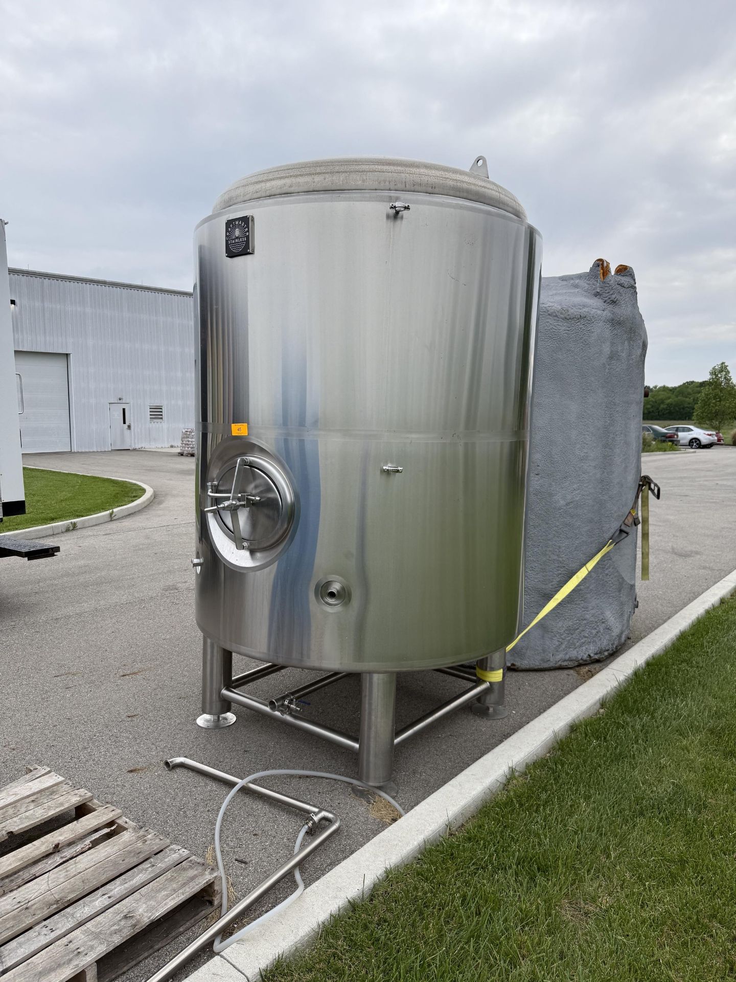 Craftmaster Stainless Steel Brite Tank- Glycol Jacketed, Dish Bottom, Side Manway, 4 Stainless Steel - Image 2 of 8