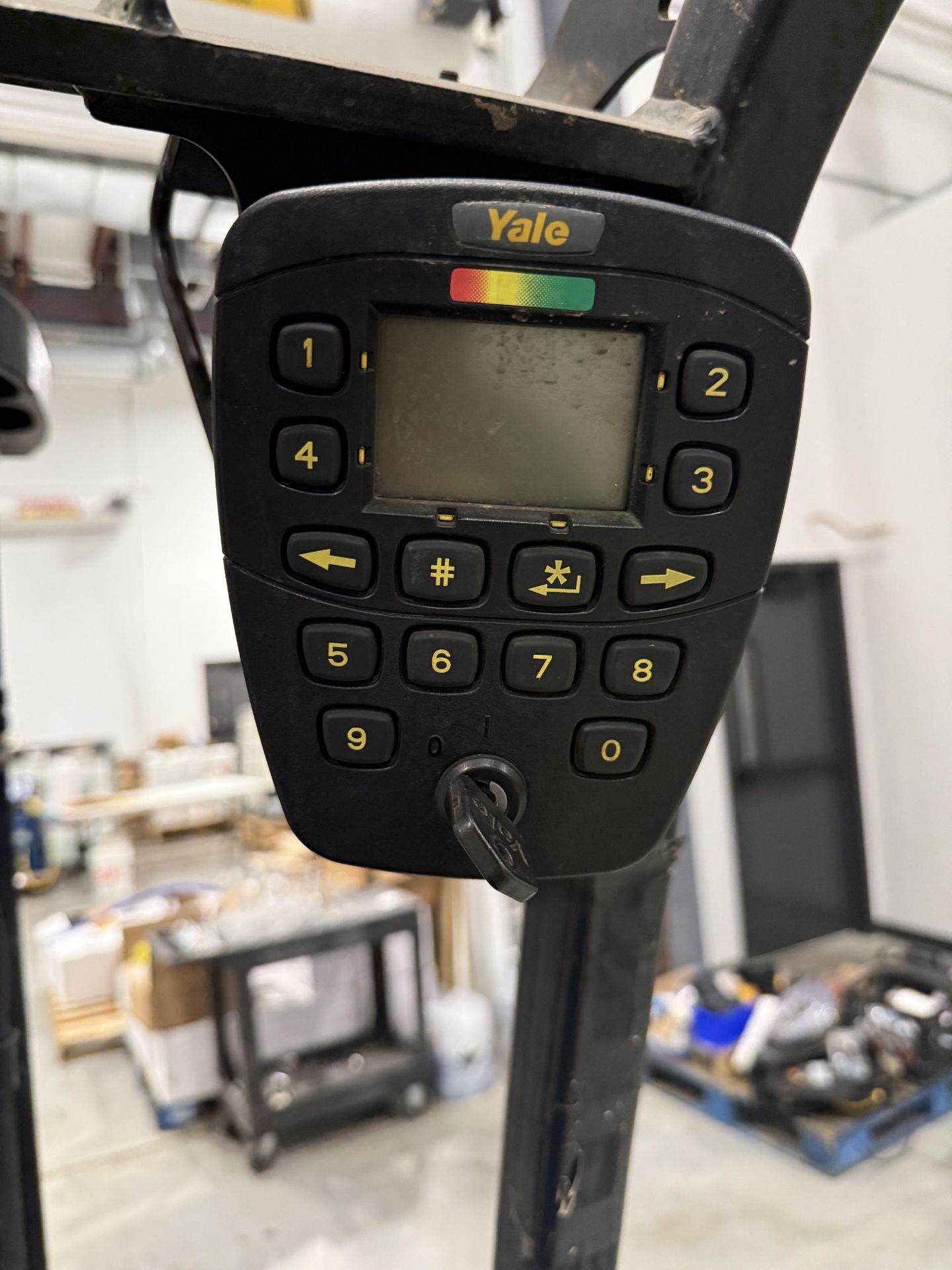 Yale Model ERP040VTN36TE082 36 V Sit Down Electric Forklift, 3 wheels, Side Sift, 950 LBS - Image 6 of 8