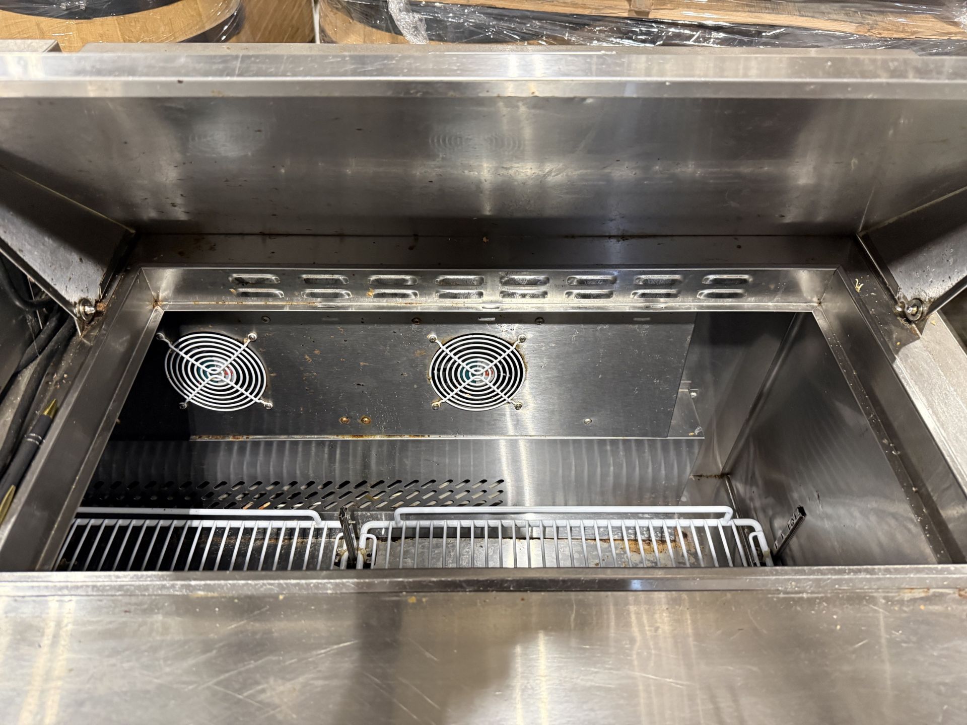 Bison Model BST-72 Salad Prep Table Refrigerator, R290/130 Refrigerant, 120 V, Needs Repair- S#BST- - Image 4 of 6