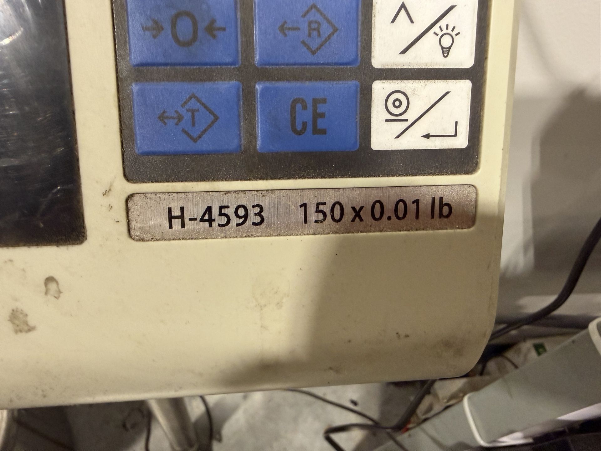 ULINE Model H-4593 Platform Scale- 150 LBS Capacity, Rechargeable Batter or 120V - Image 2 of 2