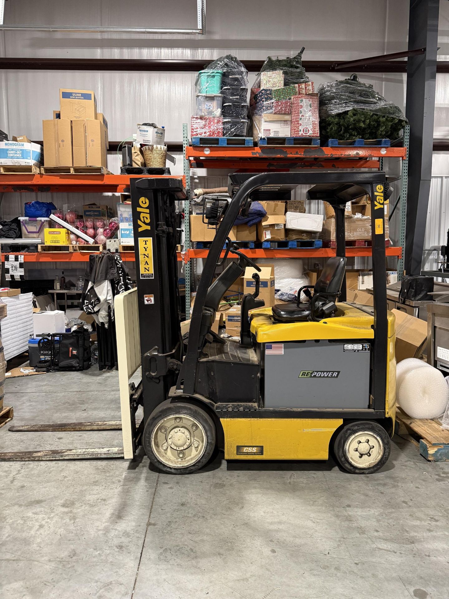 Yale Model ERC050VGN36TE085 36 V Sit Down Electric Forklift, 4 Wheels, Side Shift, 4800 LBS