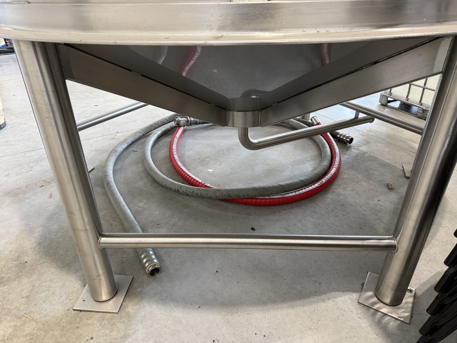 Quality Stainless Tanks (New) Stainless Steel Tank- Single Wall, Side and Top Manway, 6 Stainless - Image 6 of 8