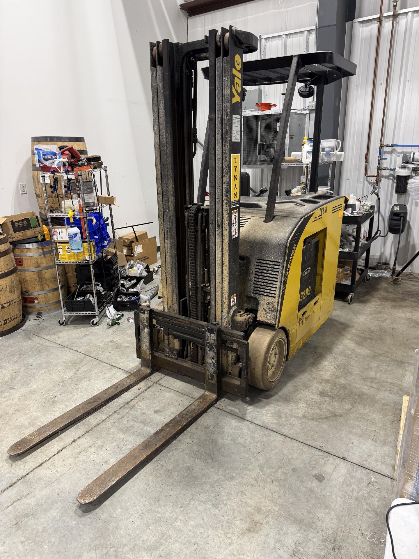 Yale Model ESC040ACN36TE088 36 V Stand On Electric Forklift, 3850 LBS Capacity, Forks Approx 42"