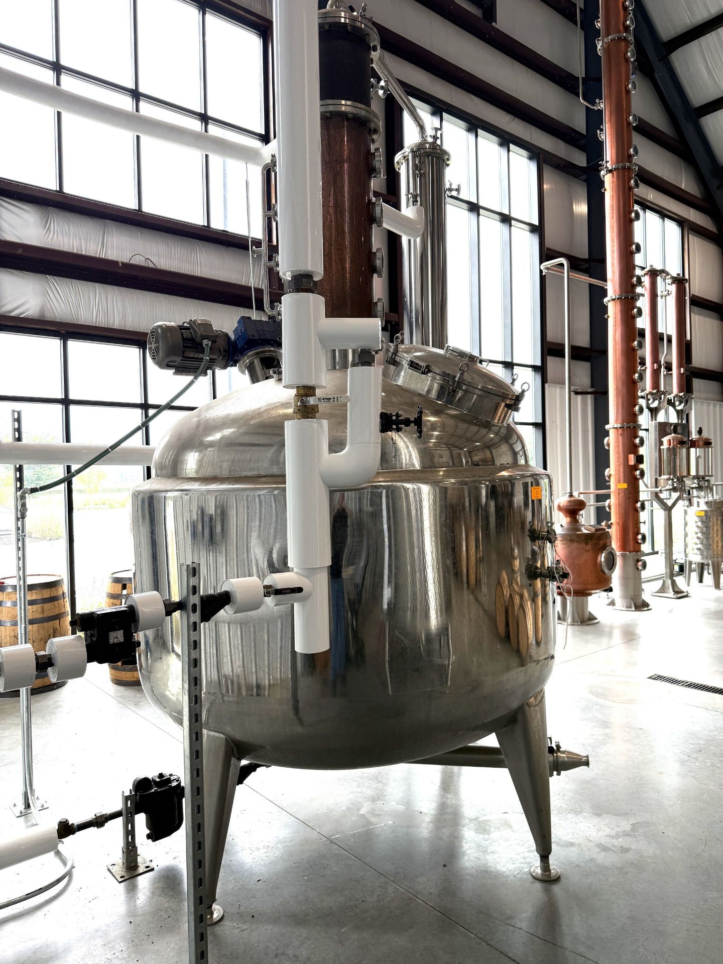 600 Gallon Stainless Steel Whiskey Still with Copper Column- Stainless Steel Steam Jacket, Top - Image 4 of 8