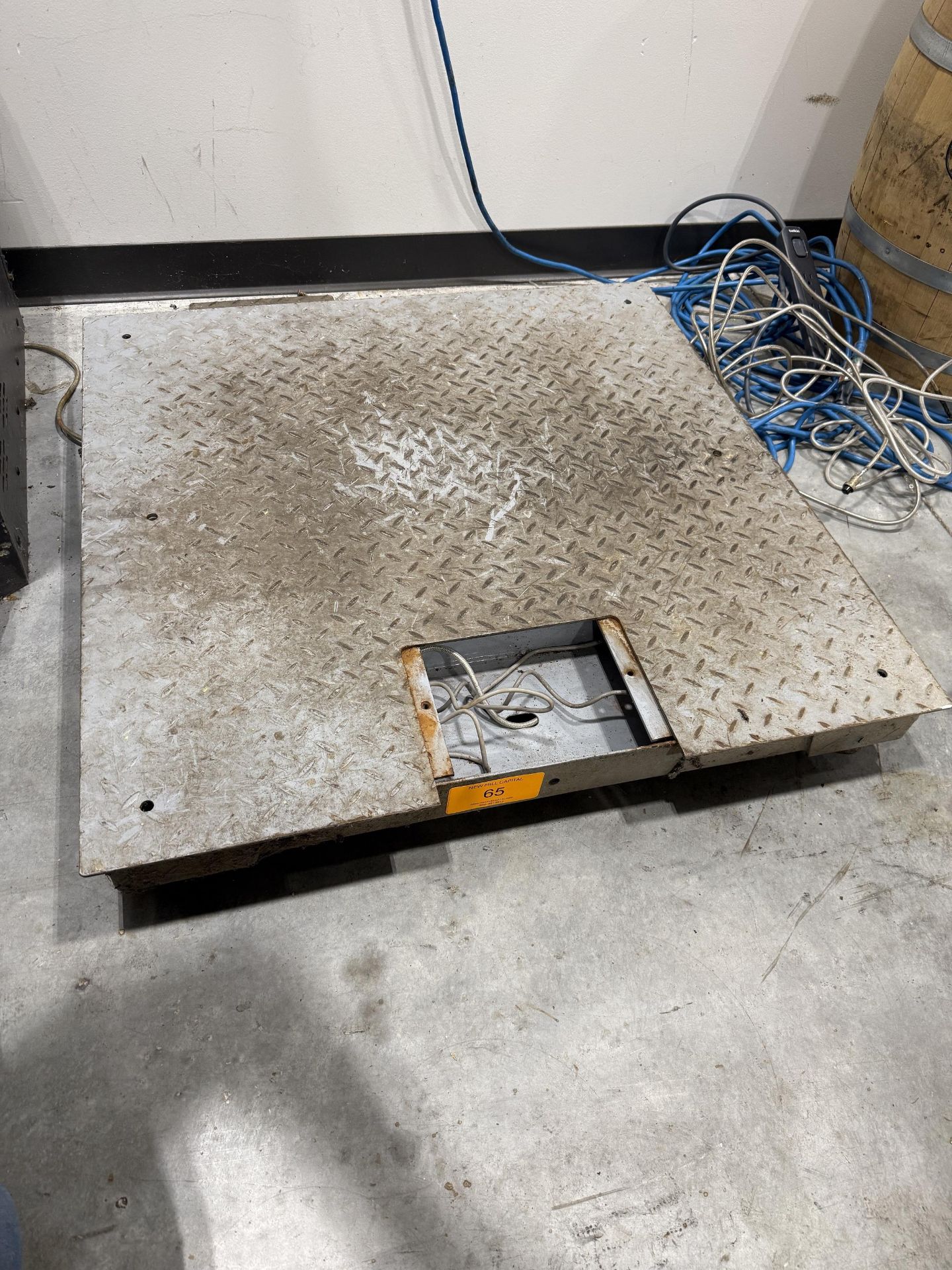 Brecknell Model SBI-505 Floor Scale- Platform Approx 3' L X 3' W, 120 V- Needs Repair S#181017014