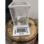 Lichen Model LC-FA2204 Analytical Balance, 120V, S#25032923
