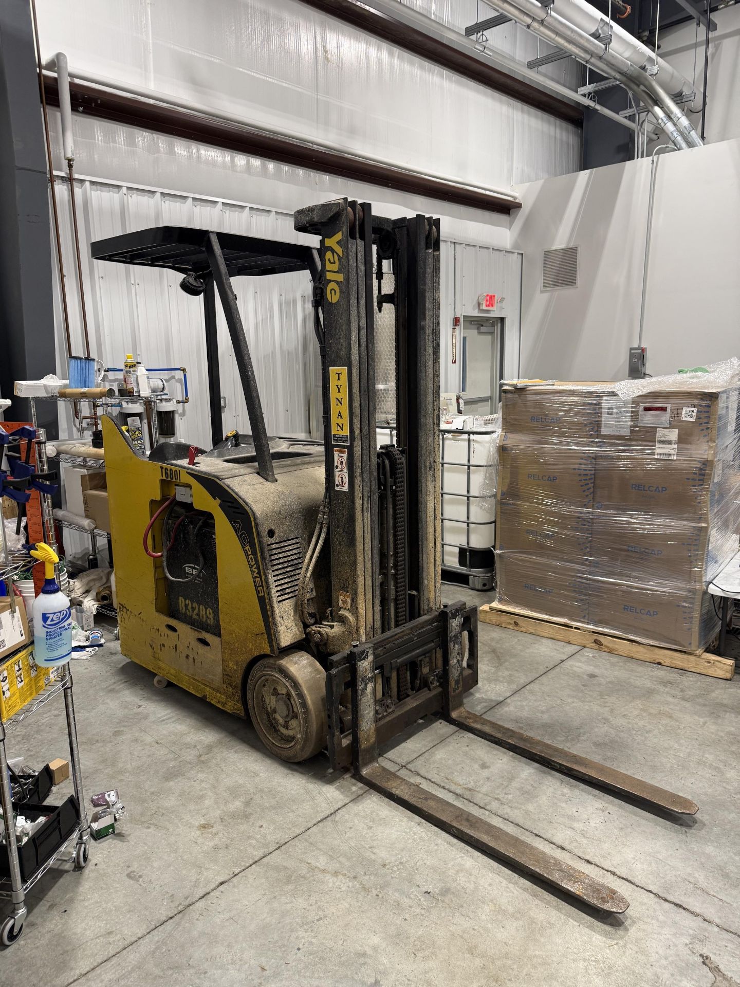 Yale Model ESC040ACN36TE088 36 V Stand On Electric Forklift, 3850 LBS Capacity, Forks Approx 42" - Image 2 of 5