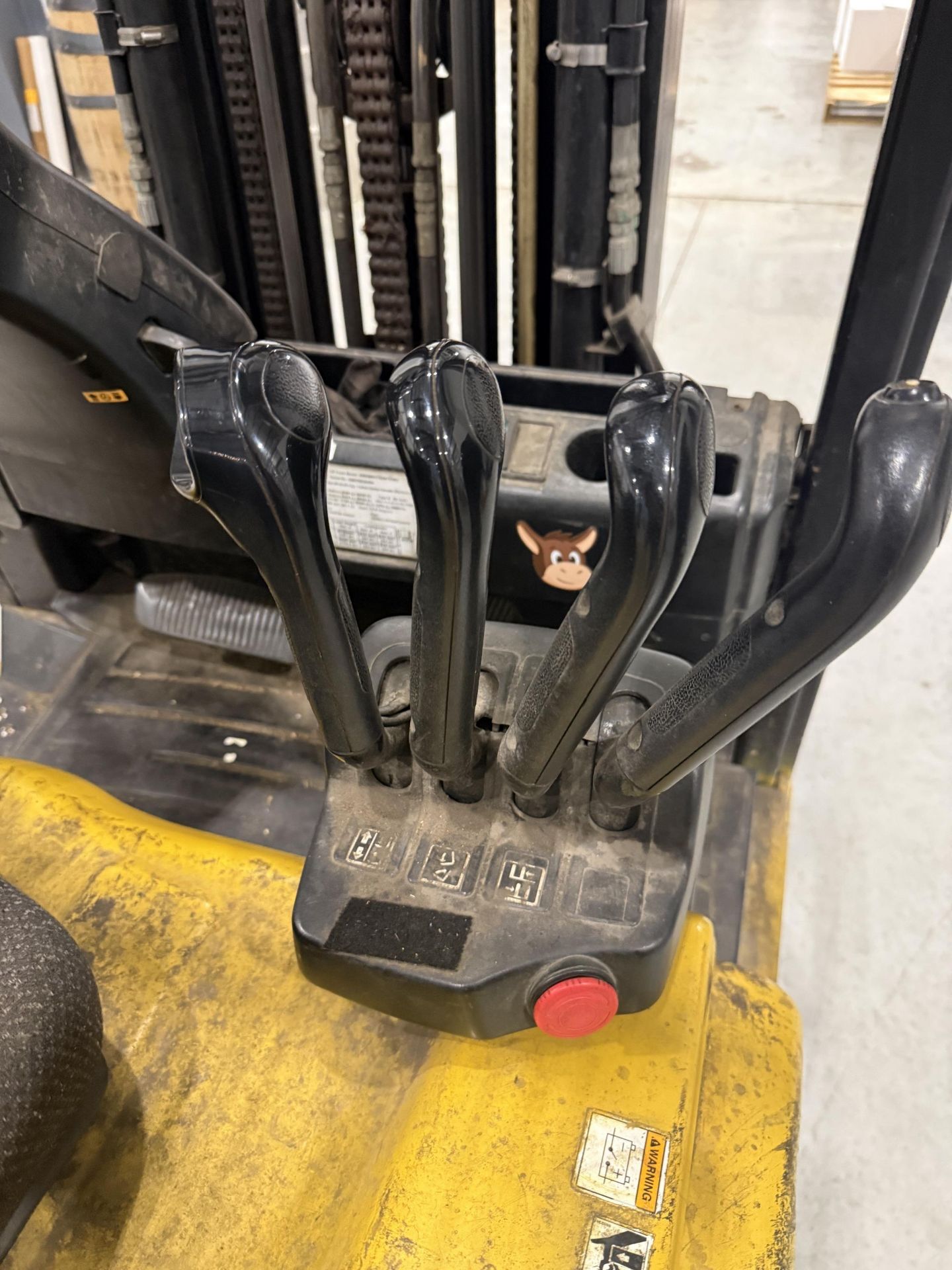 Yale Model ERP040VTN36TE082 36 V Sit Down Electric Forklift, 3 wheels, Side Sift, 950 LBS - Image 5 of 8