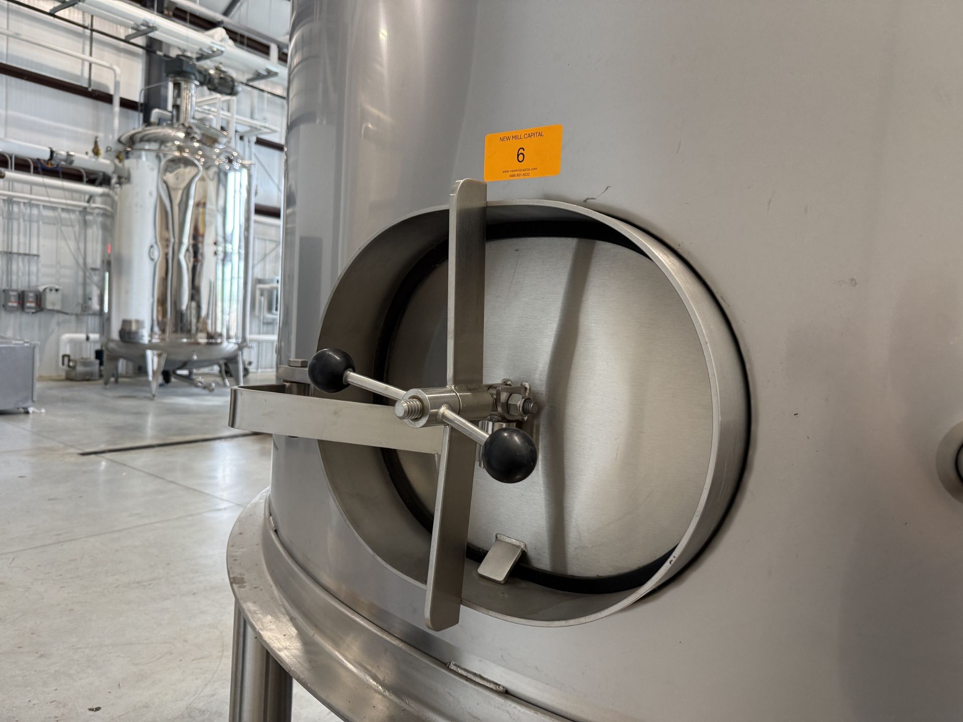 Quality Stainless Tanks (New) Stainless Steel Tank- Single Wall, Side and Top Manway, 6 Stainless - Image 5 of 8