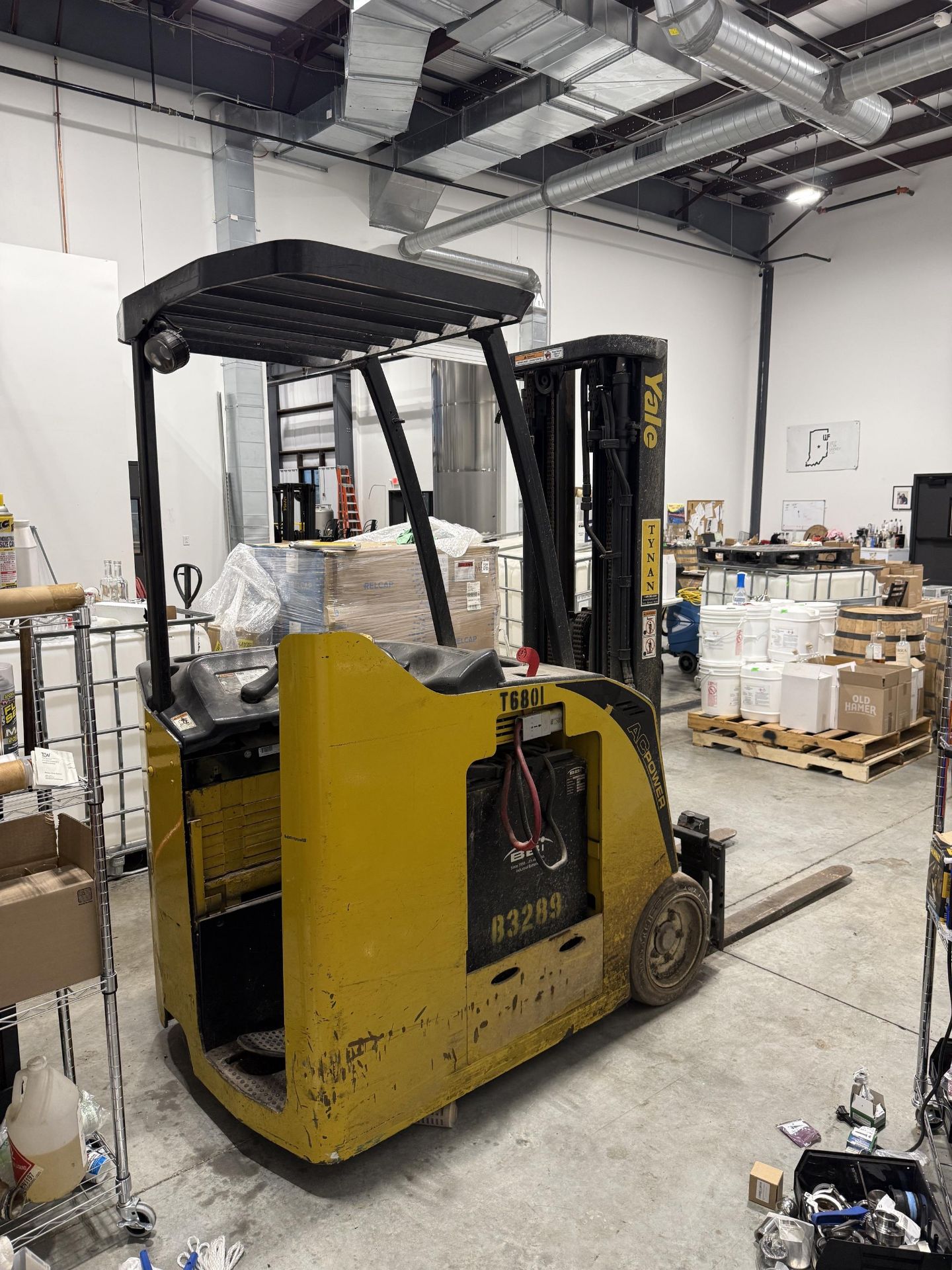 Yale Model ESC040ACN36TE088 36 V Stand On Electric Forklift, 3850 LBS Capacity, Forks Approx 42" - Image 3 of 5