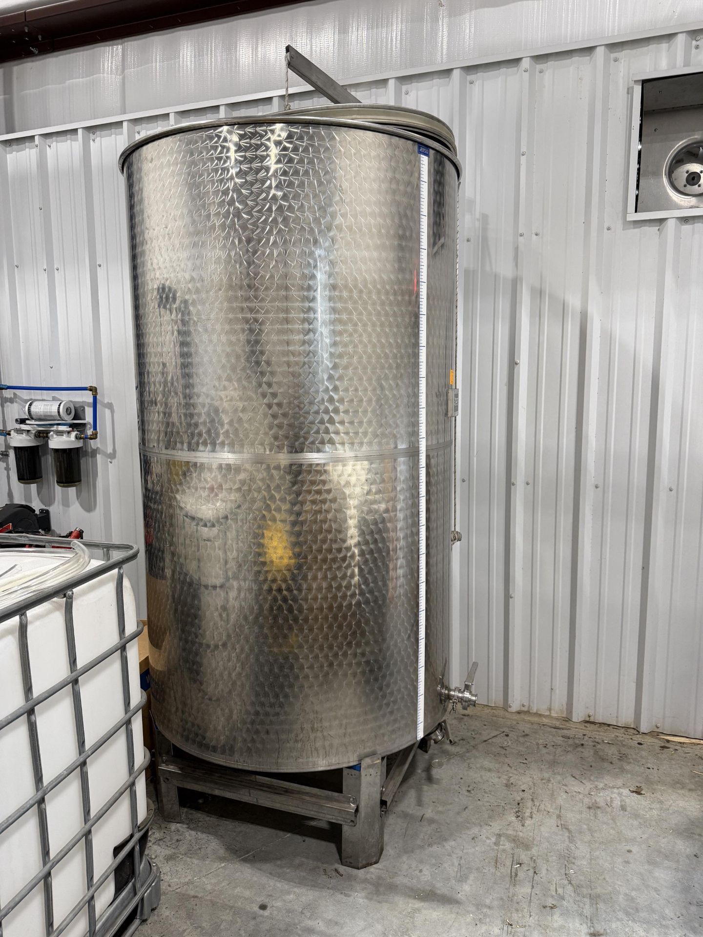 Stout Tanks and Kettle 2150 Liter (568 Gallon) Stainless Steel Tank- Open Top with Lid, Flat Bottom, - Image 3 of 5