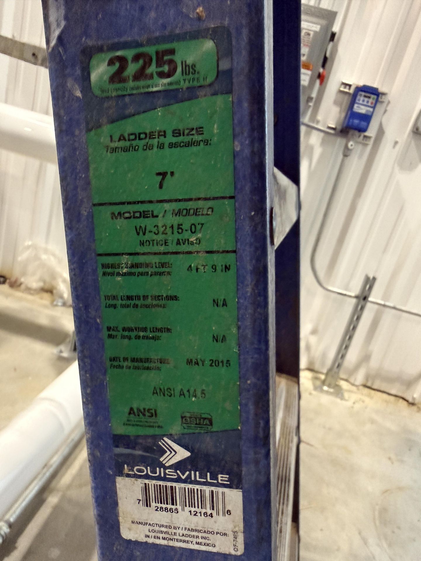 Louisville Model W-3215-07 7' Ladder- 225 LBS Capacity - Image 2 of 2