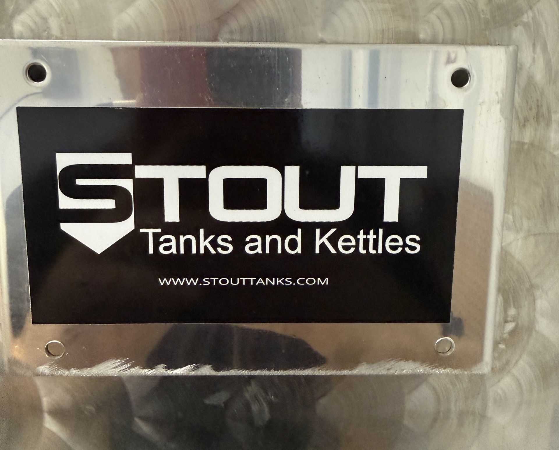 Stout Tanks and Kettle 2150 Liter (568 Gallon) Stainless Steel Tank- Open Top with Lid, Flat Bottom, - Image 5 of 5
