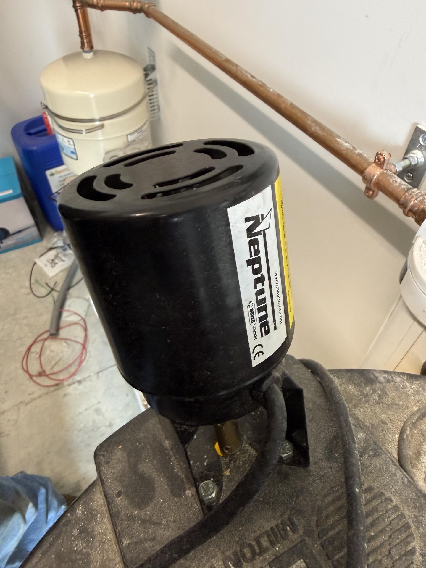 LMI Chemical Meter Tank and Pump- Tank Dims Approx 3' Straight Wall X 2' Diameter, Neptune - Image 4 of 7