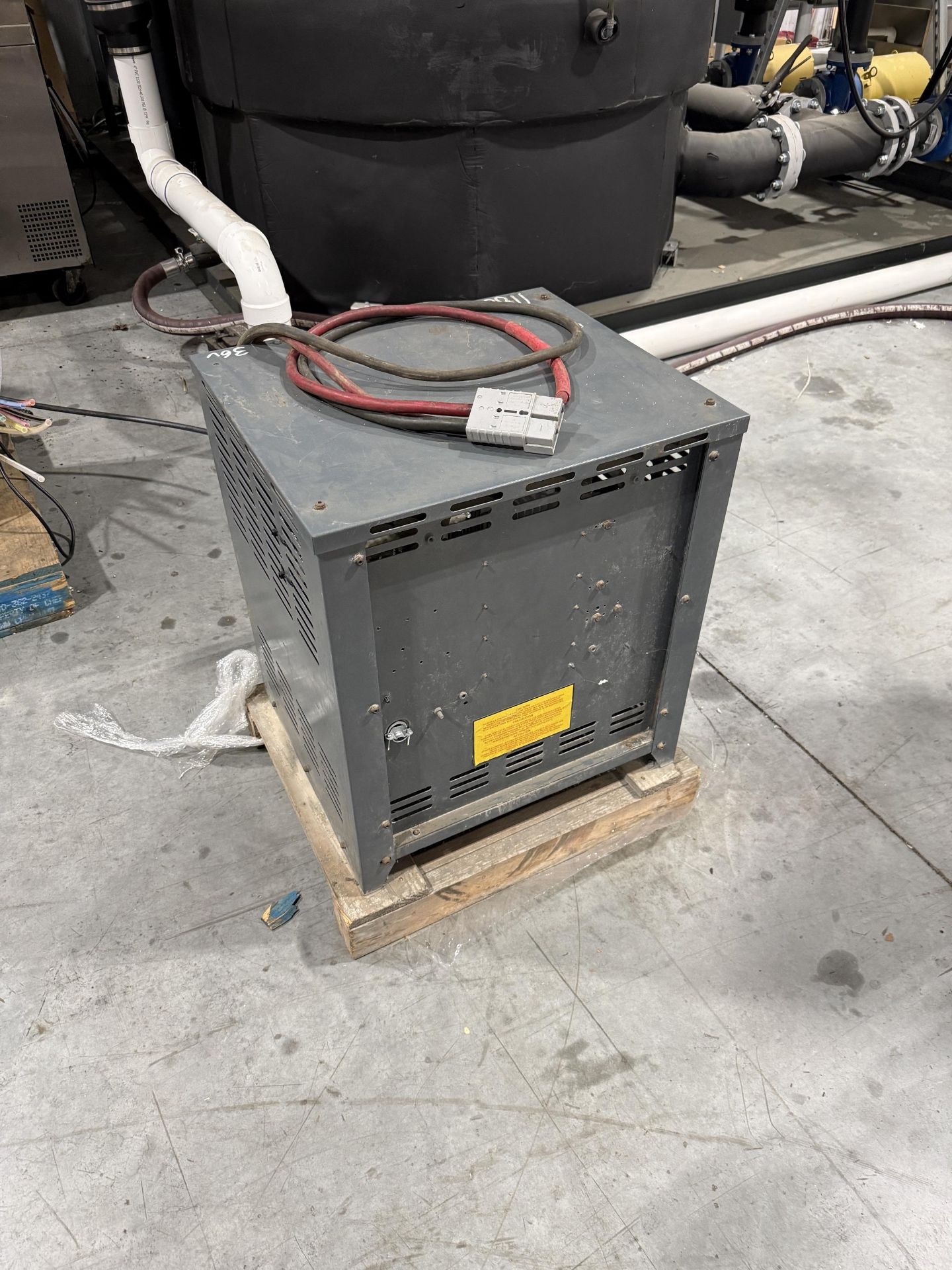 Exide Technologies Model SCR200181050T1H 36 Volt Battery Charger, 208/240/480 V, S#09G1599M - Image 3 of 4